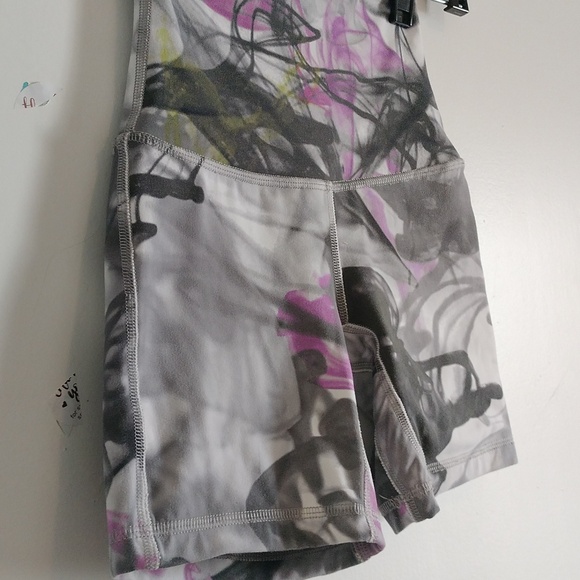 Lululemon Throwback Print Align High-Rise Short Size 0 - Picture 6 of 15